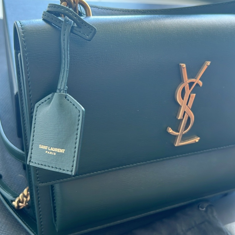 Authentic Saint Laurent Green Leather Shoulder Bag with Iconic YSL Logo. - Picture 2 of 16